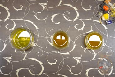 Détrempe médiévale : gomme arabique, eau miellée et blanc d'œuf