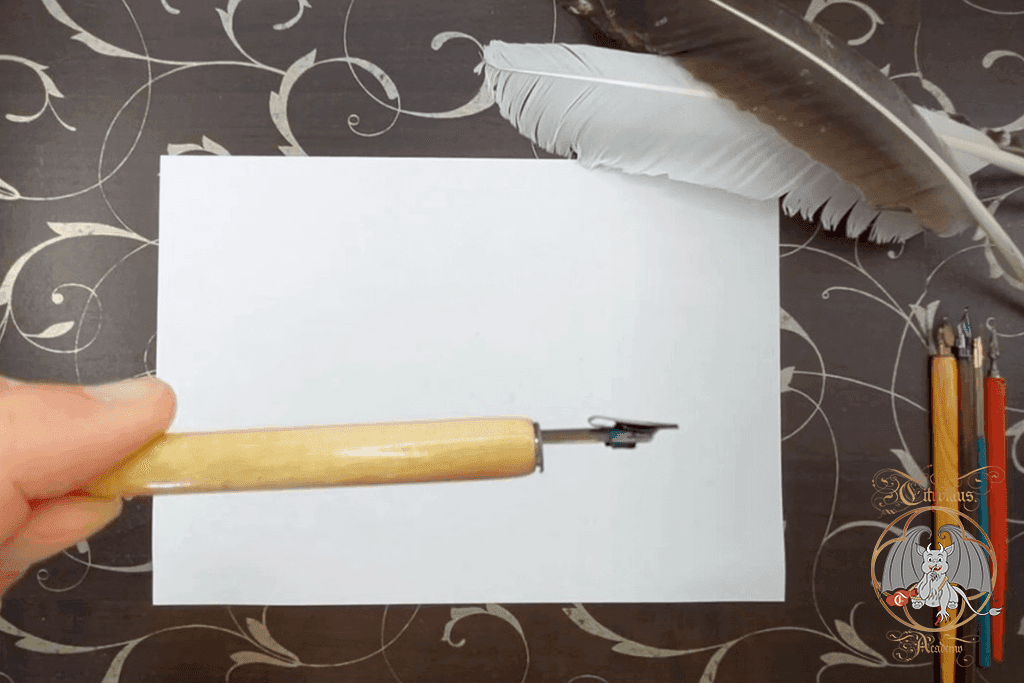 Le remplissage du réservoir de la plume