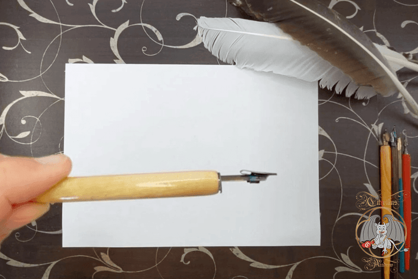 Le remplissage du réservoir de la plume